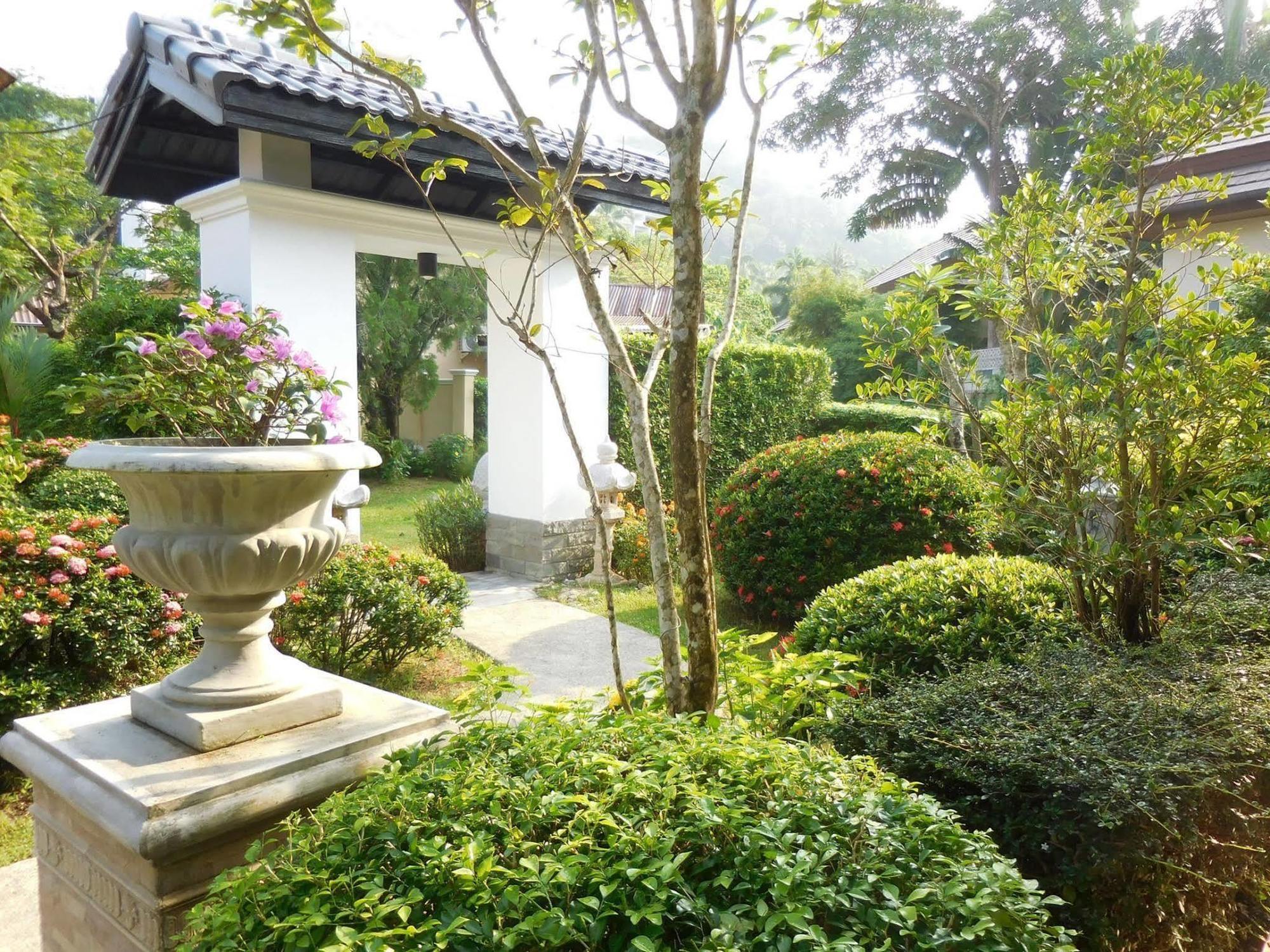 Holiday Village And Natural Garden Resort Phuket Εξωτερικό φωτογραφία
